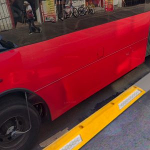 Separador de carril vial
