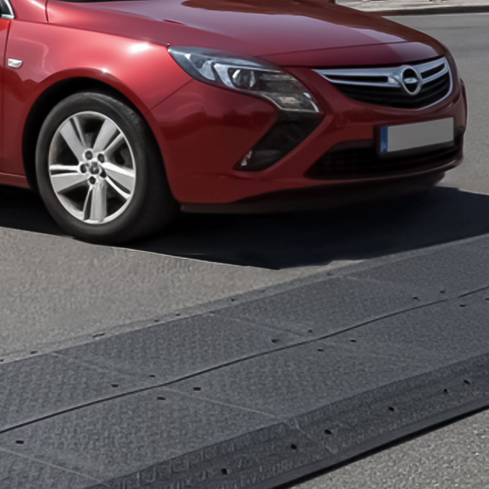 Paso peatonal elevado de hule