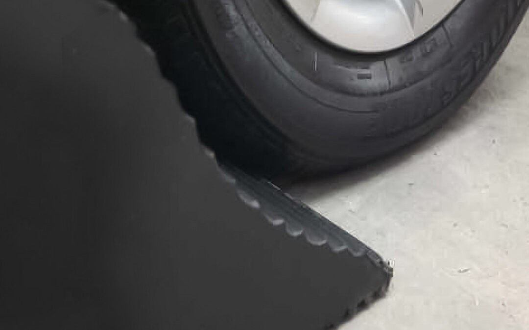 Cuñas para llantas: seguridad para camiones y vehículos pesados